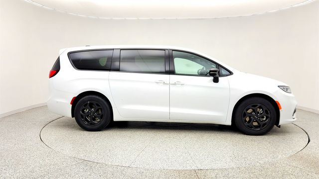 2024 Chrysler Pacifica Hybrid S Appearance Pkg FWD - 23022504 - 3