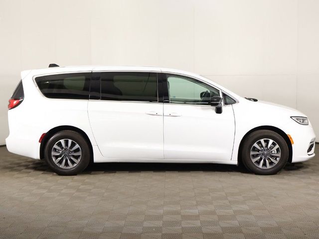 2024 Chrysler Pacifica Hybrid Select FWD - 23040488 - 18