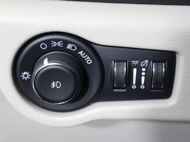 2024 Chrysler Pacifica Hybrid Select FWD - 23040488 - 39