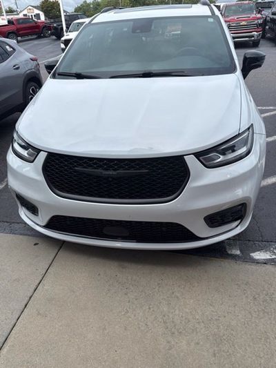 2024 Chrysler Pacifica