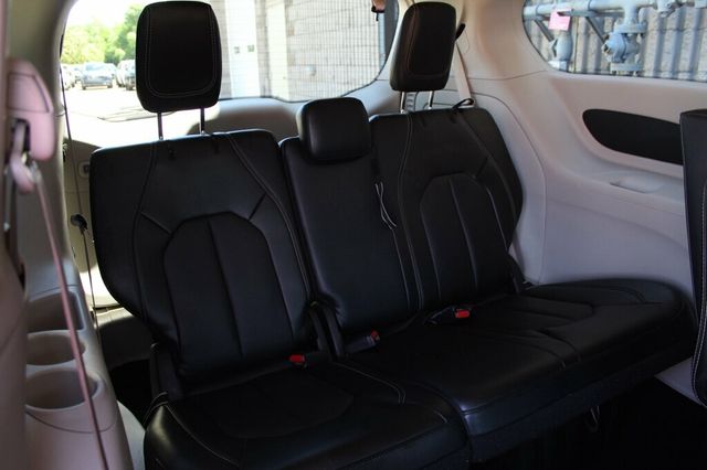 2024 Chrysler Pacifica ONE OWNER HYBRID SELECT W/ 10.1" UCONNECT NAVIGATION, LEATHER - 23039658 - 11