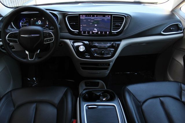 2024 Chrysler Pacifica ONE OWNER HYBRID SELECT W/ 10.1" UCONNECT NAVIGATION, LEATHER - 23039658 - 12