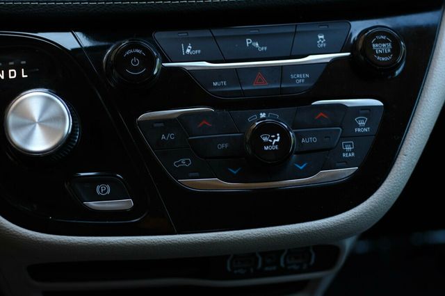 2024 Chrysler Pacifica ONE OWNER HYBRID SELECT W/ 10.1" UCONNECT NAVIGATION, LEATHER - 23039658 - 15