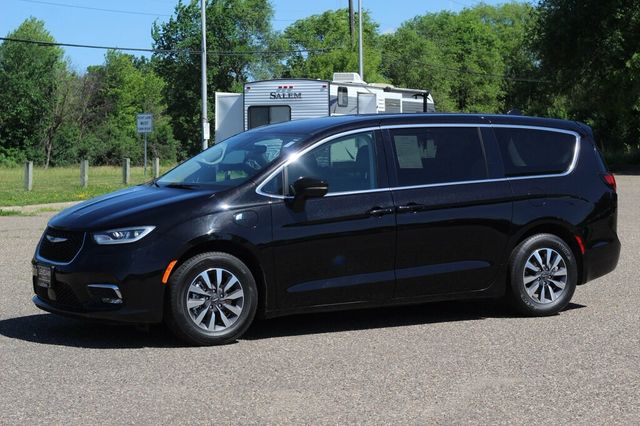2024 Chrysler Pacifica ONE OWNER HYBRID SELECT W/ 10.1" UCONNECT NAVIGATION, LEATHER - 23039658 - 16