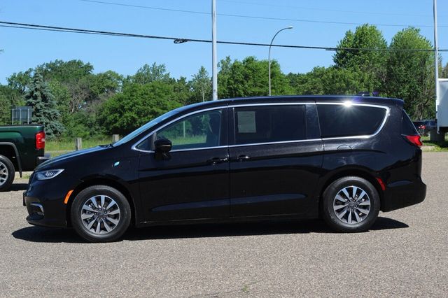 2024 Chrysler Pacifica ONE OWNER HYBRID SELECT W/ 10.1" UCONNECT NAVIGATION, LEATHER - 23039658 - 17