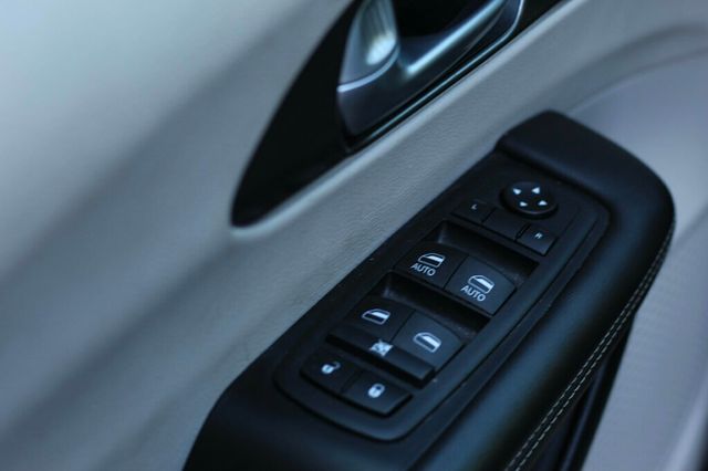 2024 Chrysler Pacifica ONE OWNER HYBRID SELECT W/ 10.1" UCONNECT NAVIGATION, LEATHER - 23039658 - 20