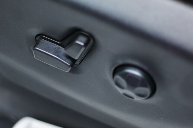 2024 Chrysler Pacifica ONE OWNER HYBRID SELECT W/ 10.1" UCONNECT NAVIGATION, LEATHER - 23039658 - 25