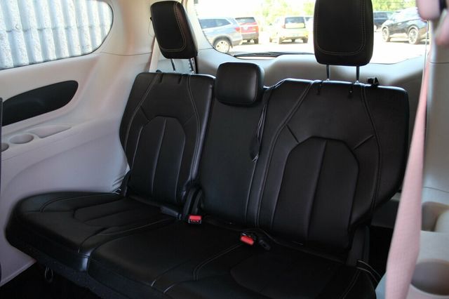 2024 Chrysler Pacifica ONE OWNER HYBRID SELECT W/ 10.1" UCONNECT NAVIGATION, LEATHER - 23039658 - 27