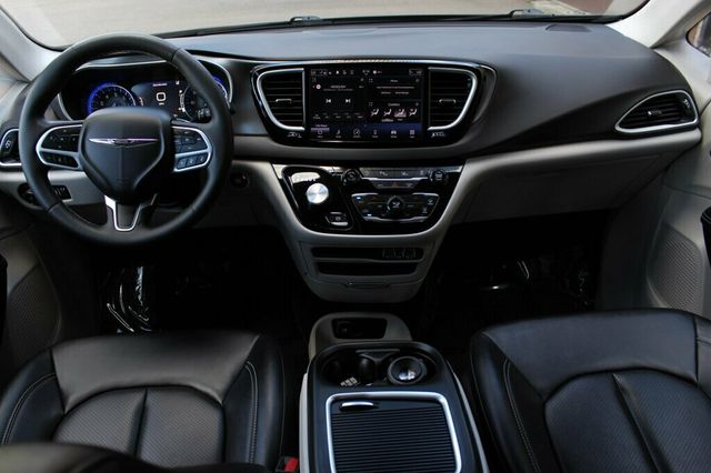 2024 Chrysler Pacifica ONE OWNER TOURING L - 23041467 - 12