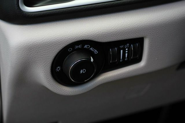 2024 Chrysler Pacifica ONE OWNER TOURING L - 23041467 - 22