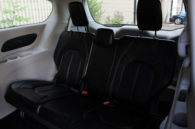 2024 Chrysler Pacifica ONE OWNER TOURING L - 23041467 - 29