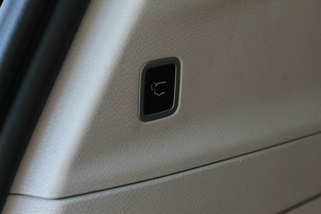 2024 Chrysler Pacifica ONE OWNER TOURING L - 23041467 - 30