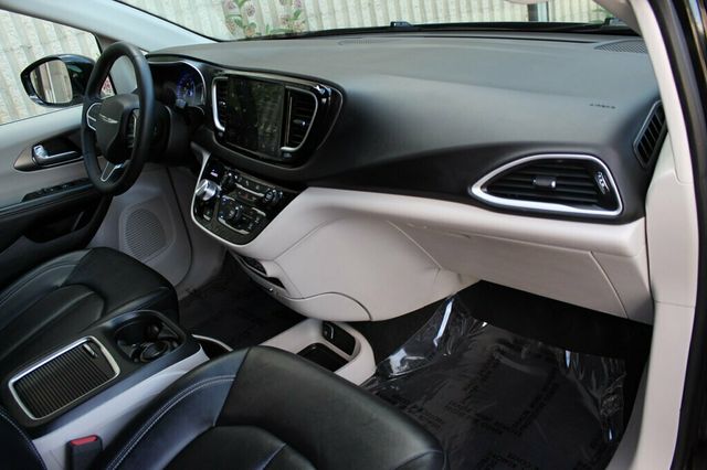 2024 Chrysler Pacifica ONE OWNER TOURING L - 23041467 - 8