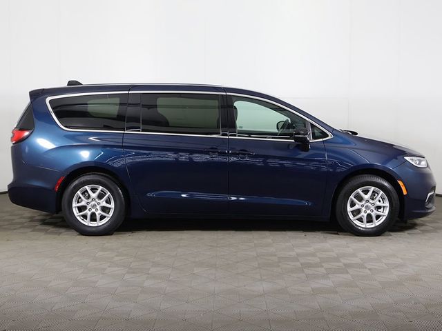 2024 Chrysler Pacifica Touring FWD - 23044998 - 18
