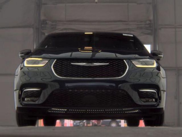 2024 Chrysler Pacifica Touring FWD - 23044998 - 2