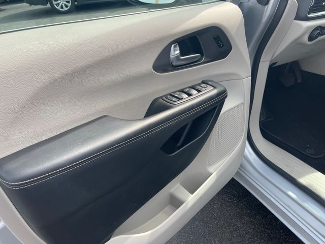 2024 CHRYSLER PACIFICA TOURING L - 23075760 - 10