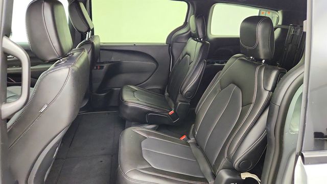 2024 Chrysler Pacifica Touring L AWD w/ Wheelchair Lift, S Appearance & Safety Sphere - 23025778 - 20