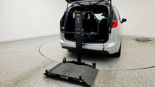 2024 Chrysler Pacifica Touring L AWD w/ Wheelchair Lift, S Appearance & Safety Sphere - 23025778 - 26