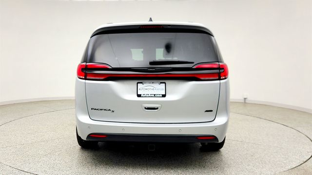 2024 Chrysler Pacifica Touring L AWD w/ Wheelchair Lift, S Appearance & Safety Sphere - 23025778 - 5