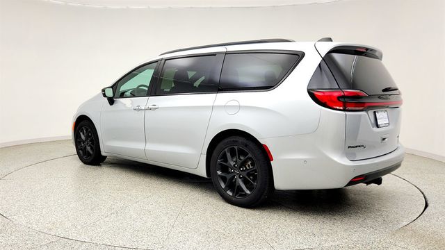 2024 Chrysler Pacifica Touring L AWD w/ Wheelchair Lift, S Appearance & Safety Sphere - 23025778 - 6