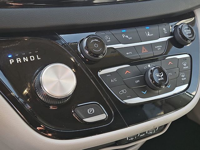 2024 Chrysler Pacifica Touring L FWD - 23000507 - 11