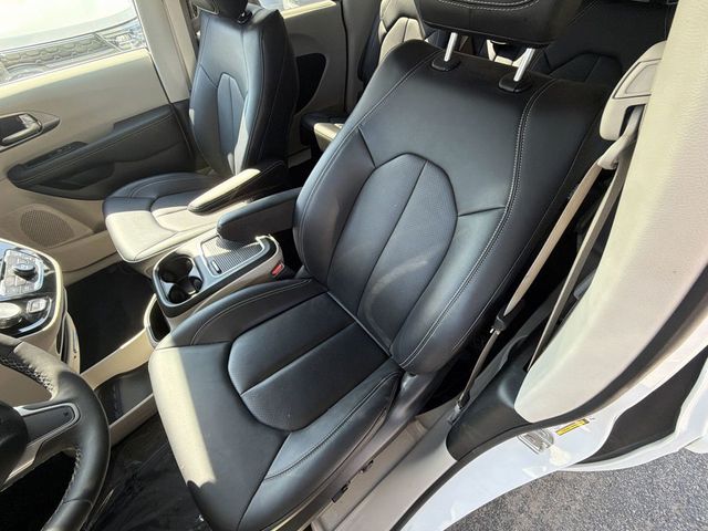 2024 Chrysler Pacifica Touring L FWD - 23080601 - 13