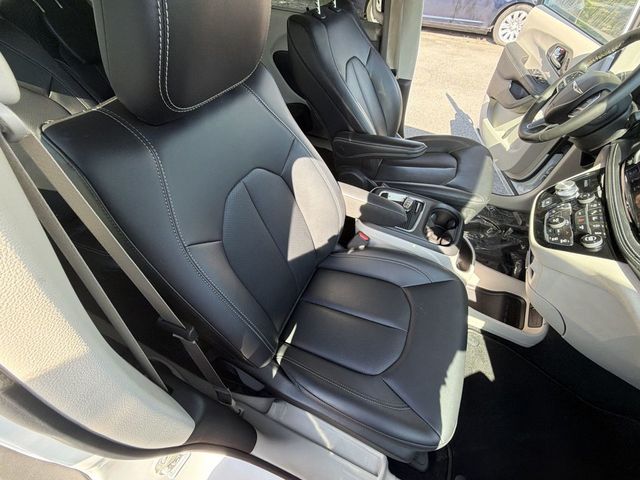 2024 Chrysler Pacifica Touring L FWD - 23080601 - 19