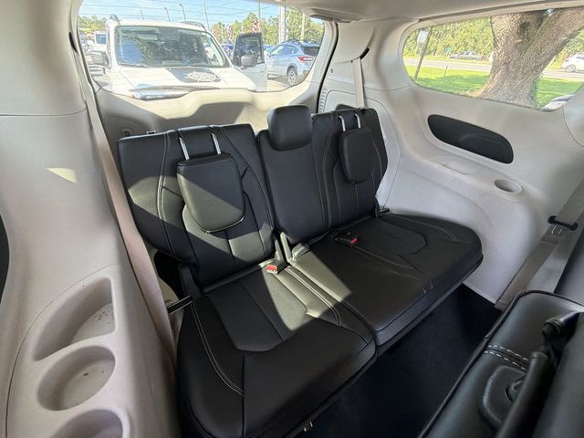 2024 Chrysler Pacifica Touring L FWD - 23080601 - 21