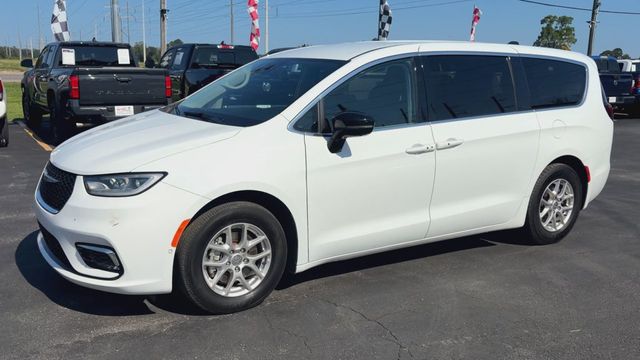 2024 Chrysler Pacifica Touring L FWD - 23080601 - 3