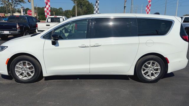 2024 Chrysler Pacifica Touring L FWD - 23080601 - 4