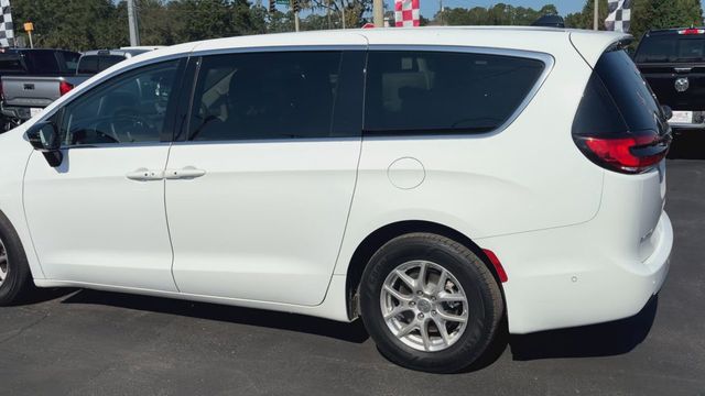 2024 Chrysler Pacifica Touring L FWD - 23080601 - 5