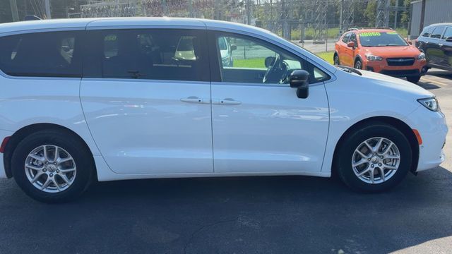 2024 Chrysler Pacifica Touring L FWD - 23080601 - 8