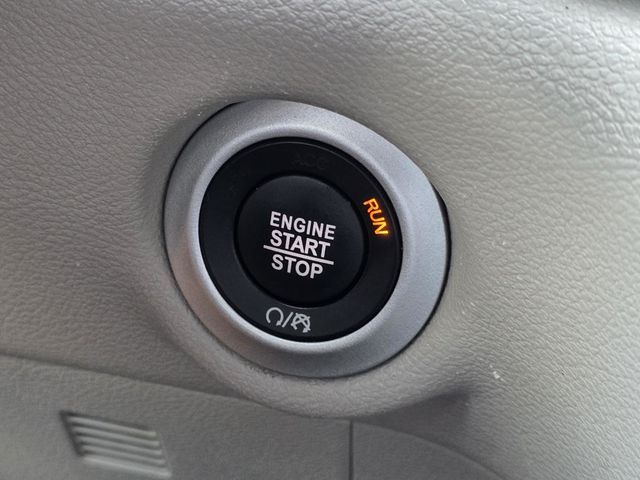 2024 Chrysler Pacifica Touring L FWD - 23075393 - 19