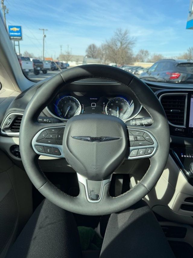 2024 Chrysler Pacifica Touring L FWD - 22984803 - 14