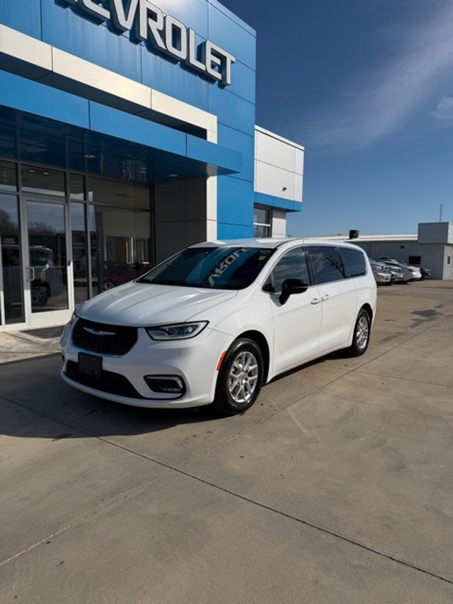 2024 Chrysler Pacifica Touring L FWD - 22984803 - 1