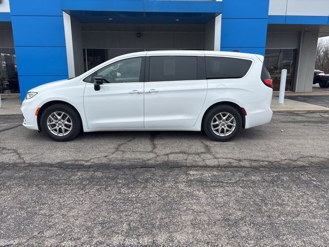 2024 Chrysler Pacifica Touring L FWD - 23036604 - 10