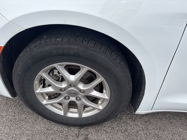 2024 Chrysler Pacifica Touring L FWD - 23036604 - 22