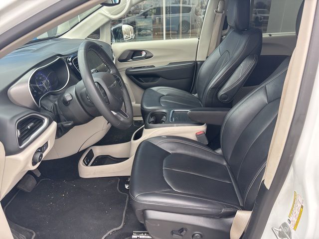 2024 Chrysler Pacifica Touring L FWD - 23036604 - 4