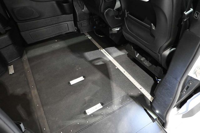 2024 Chrysler Pacifica Touring L FWD - 23009989 - 18