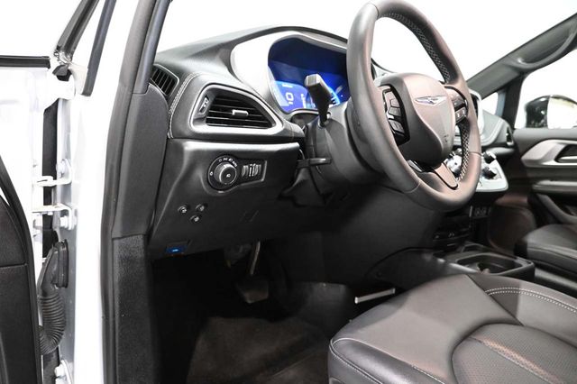 2024 Chrysler Pacifica Touring L FWD - 23009989 - 32