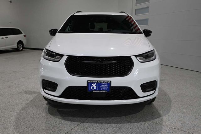 2024 Chrysler Pacifica Touring L FWD - 23009989 - 3