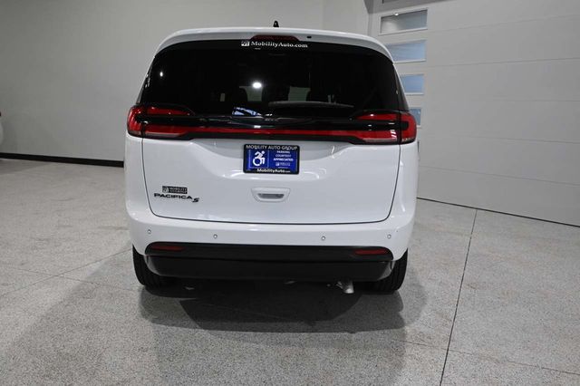 2024 Chrysler Pacifica Touring L FWD - 23009989 - 6
