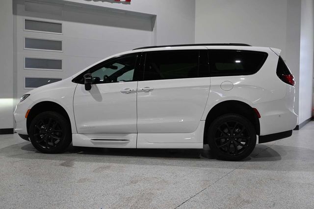 2024 Chrysler Pacifica Touring L FWD - 23009989 - 8