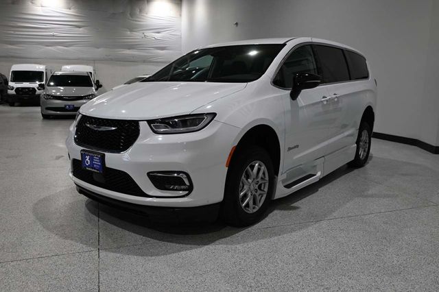 2024 Chrysler Pacifica Touring L FWD - 23024636 - 9