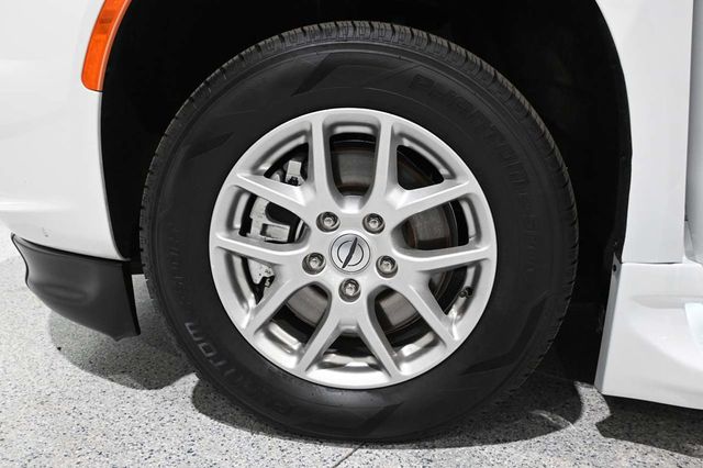 2024 Chrysler Pacifica Touring L FWD - 23024636 - 11