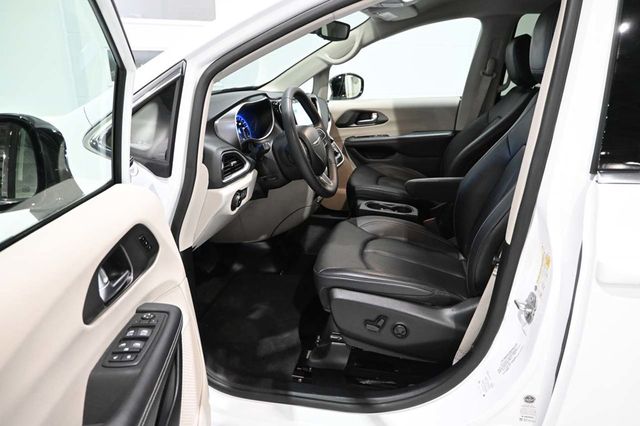 2024 Chrysler Pacifica Touring L FWD - 23024636 - 12