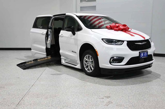 2024 Chrysler Pacifica Touring L FWD - 23024636 - 1