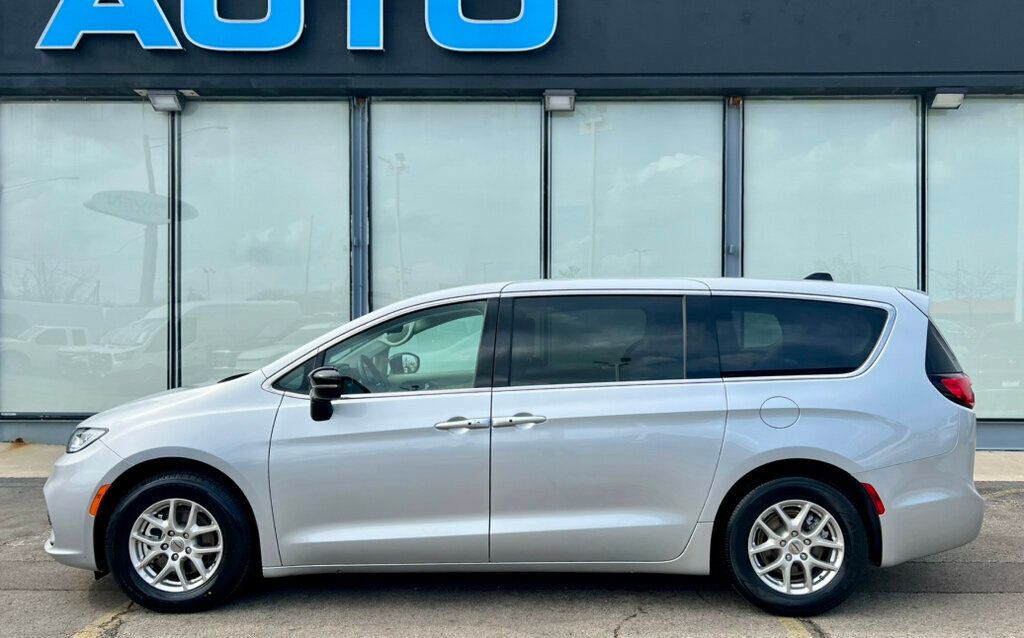 2024 Chrysler Pacifica Touring L FWD - 23013380 - 36