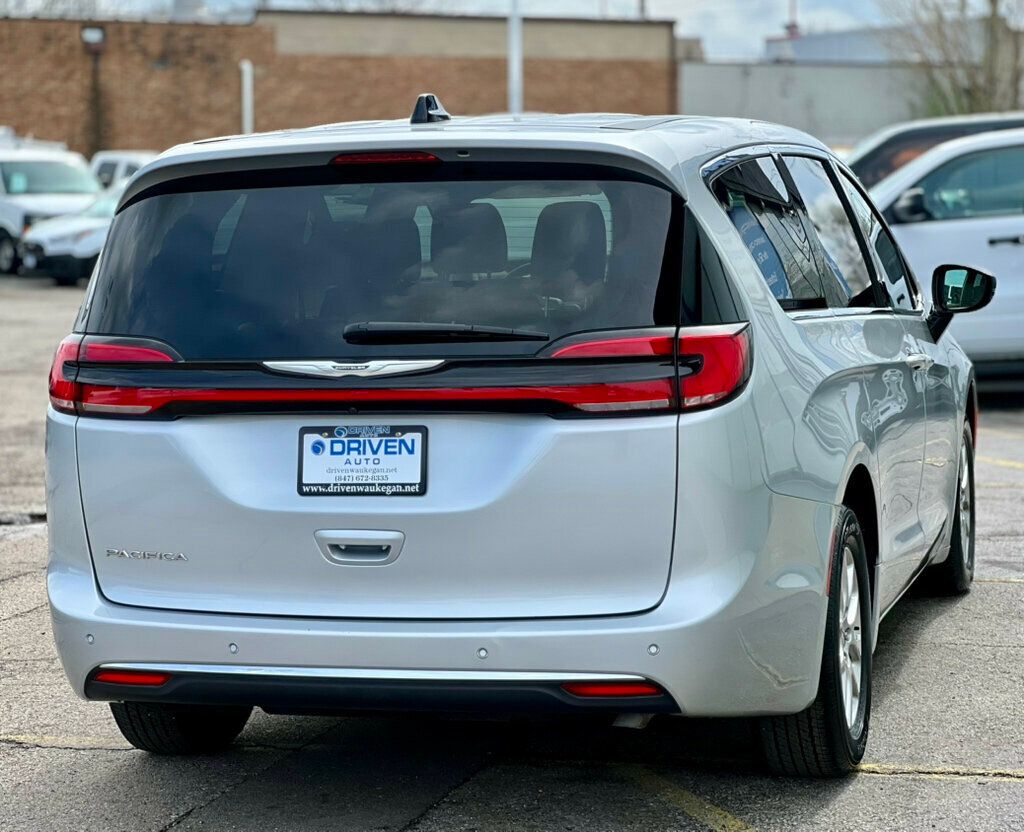 2024 Chrysler Pacifica Touring L FWD - 23013380 - 4