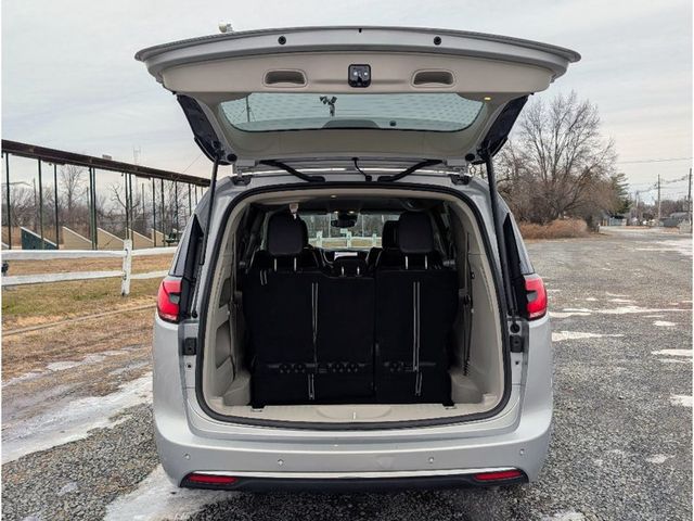 2024 Chrysler Pacifica Touring L FWD - 22969585 - 11